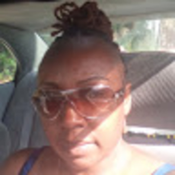 Meet your Posher, Tanya - Picture 1 of 1